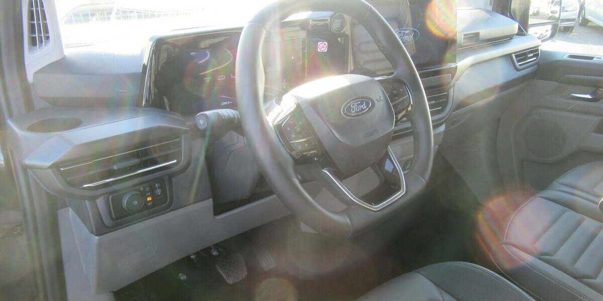 Ford Tourneo Custom 320 L2 Tourneo Titanium FWD Autom. 22.000 km 44.950 &euro; Gernsheim 64579