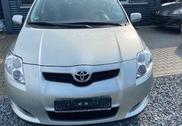 Toyota Auris 122.000 km 3.699 &euro; Bickenbach 64404