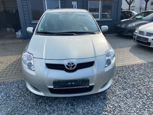 Toyota Auris 122.000 km 3.699 &euro; Bickenbach 64404