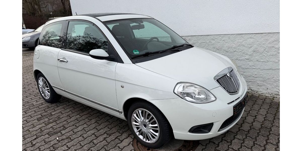 Lancia Ypsilon 99.104 km 2.850 &euro; Alsbach 64665