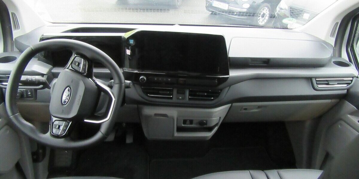 Ford Tourneo Custom 320 L1 Tourneo Titanium FWD Autom. 25.000 km 43.950 &euro; Gernsheim 64579