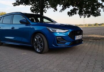 Ford Focus 43.060 km 18.500 &euro; Böhl-Iggelheim 67459