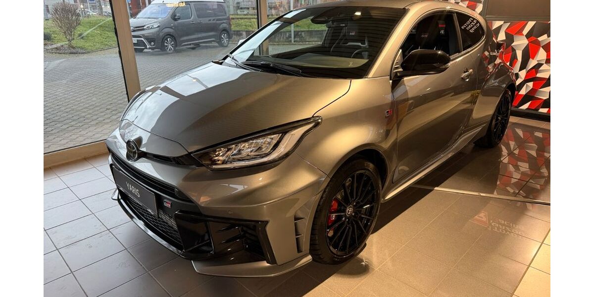 Toyota Yaris 4.852 km 43.700 &euro; Bensheim 64625