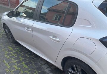 Peugeot 208 15.888 km 13.800 &euro; Worms 67549