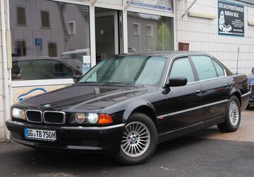 BMW 750 273.000 km 17.999 &euro; Biebesheim 64584