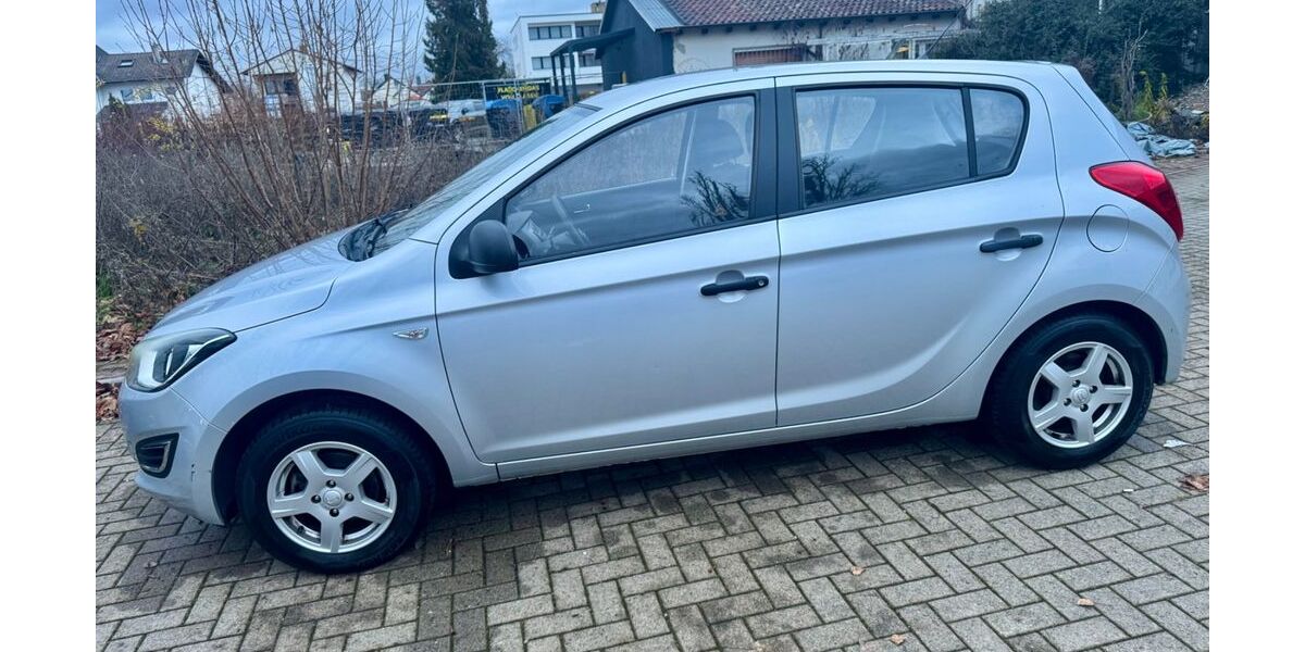 Hyundai i20 116.000 km 5.800 &euro; Worms 67551