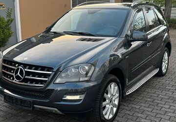 Mercedes-Benz ML 300 267.000 km 11.900 &euro; Gernsheim 64579