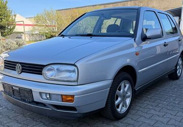 VW Golf 89.300 km 8.499 &euro; Viernheim 68519