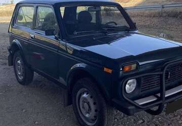 Lada Niva 42.581 km 4.300 &euro; Mannheim, Universitätsstadt 68307