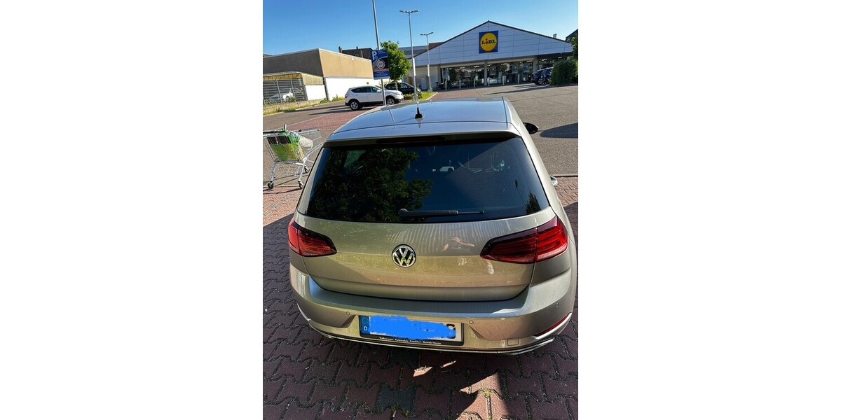 VW Golf 76.200 km 24.100 &euro; Mannheim 68159
