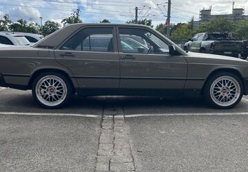 Mercedes-Benz 190 204.000 km 6.900 &euro; Gorxheimertal 69517