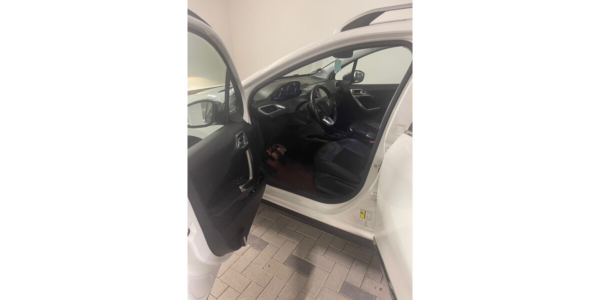 Peugeot 2008 70.400 km 12.000 &euro; Mannheim 68159