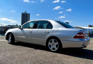 Lexus LS 430 303.500 km 10.495 &euro; Mannheim 68199