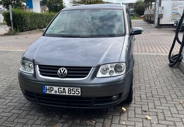 VW Touran 258.000 km 2.150 &euro; Heppenheim 64646